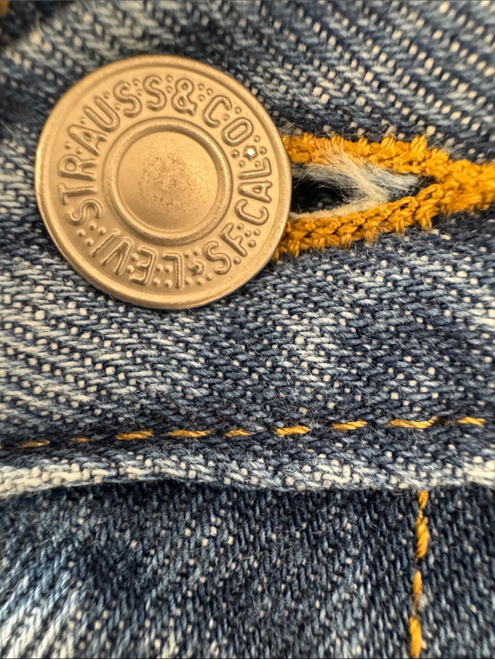 Levi's Wide-Leg Jeans in Classic Blue Denim - Picture 3 of 9